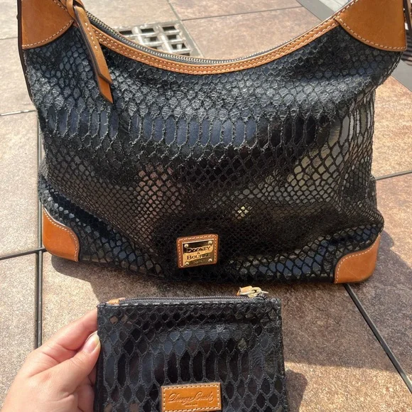 Dooney & Bourke GENUINE LEATHER Black and Tan Erica Snakeskin Women's Bag Set - Picture 2 of 16